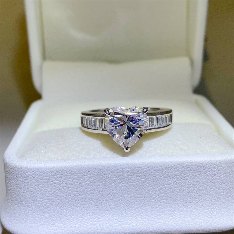 Heartfelt Shine: 3 Carat Moissanite 925 Sterling Silver Ring