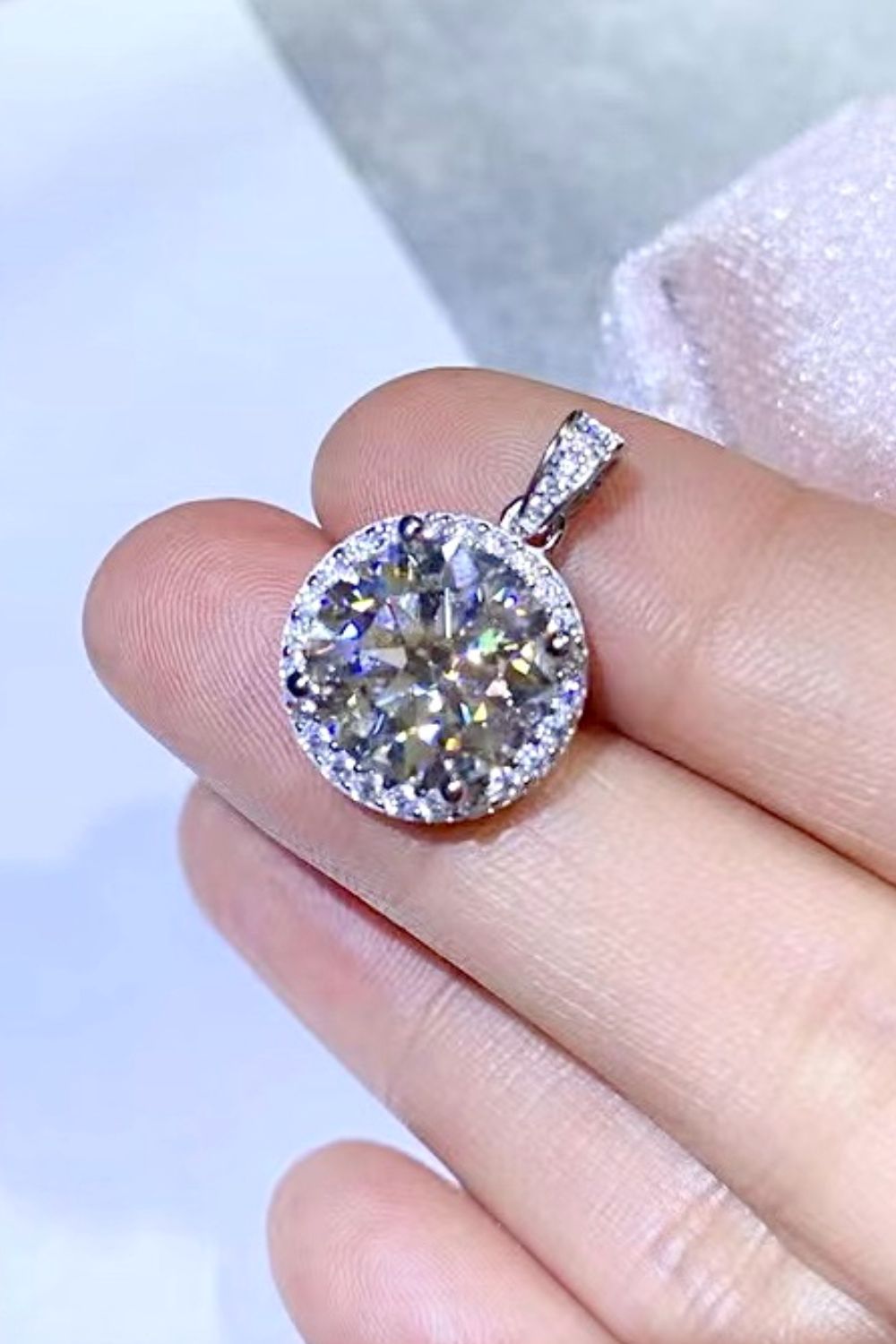 Eternal Gleam: 10 Carat Moissanite Pendant Platinum-Plated Necklace