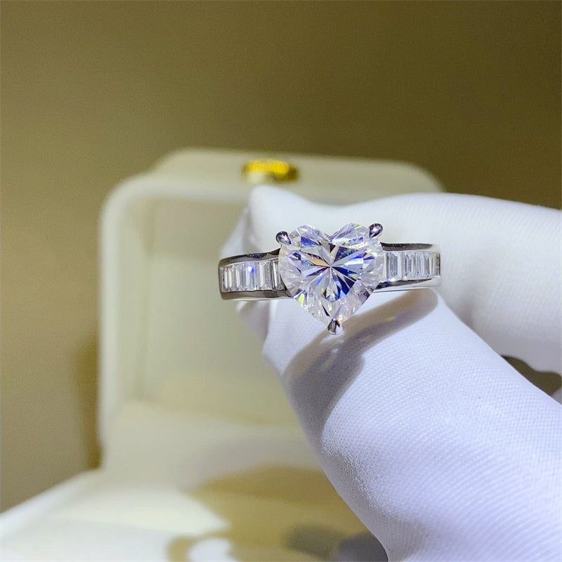 Heartfelt Shine: 3 Carat Moissanite 925 Sterling Silver Ring