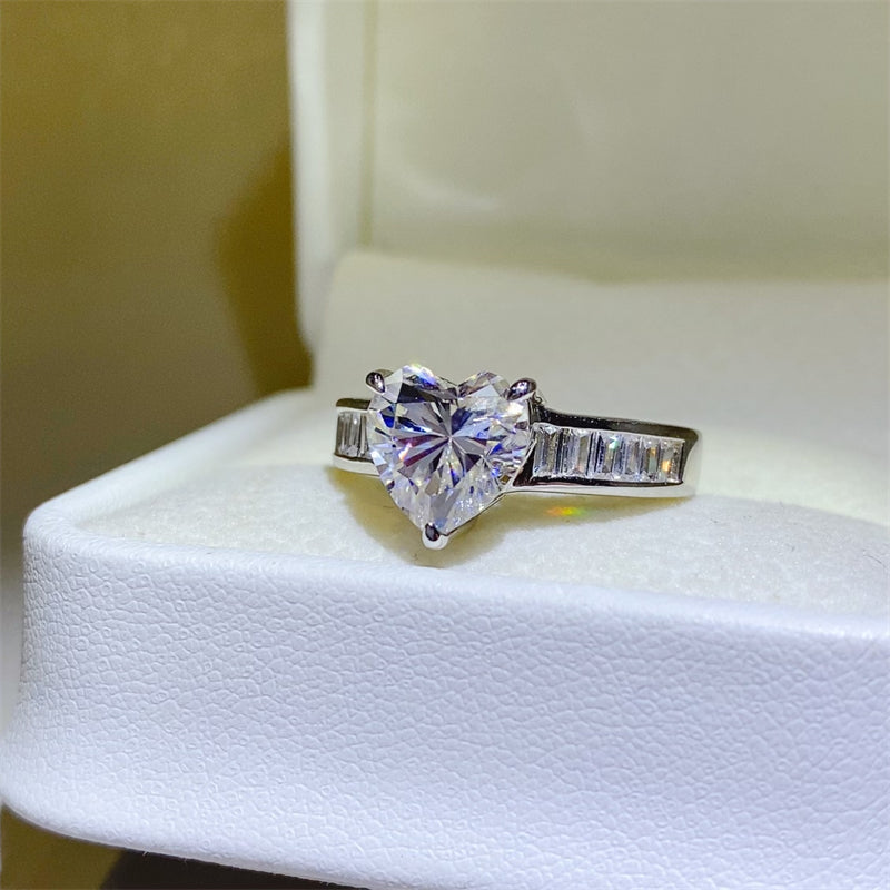 Heartfelt Shine: 3 Carat Moissanite 925 Sterling Silver Ring